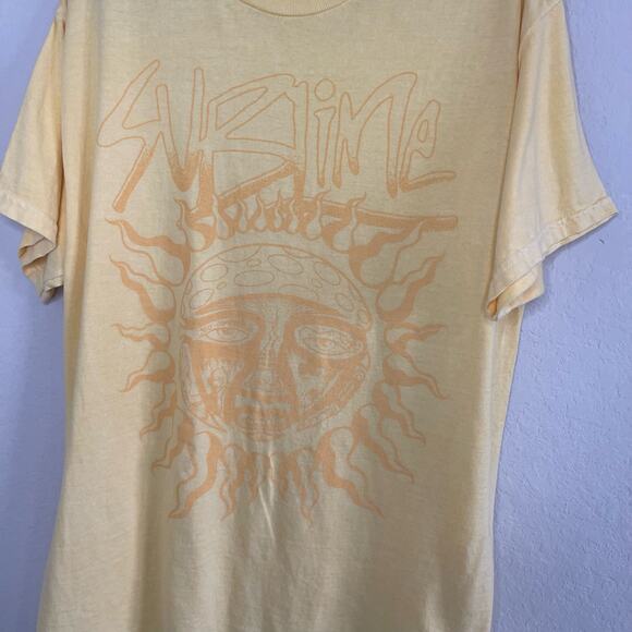 NEW Sublime Mens Graphic Tee Yellow Short Sleeve T-Shirt Top - Size L - Picture 2 of 4